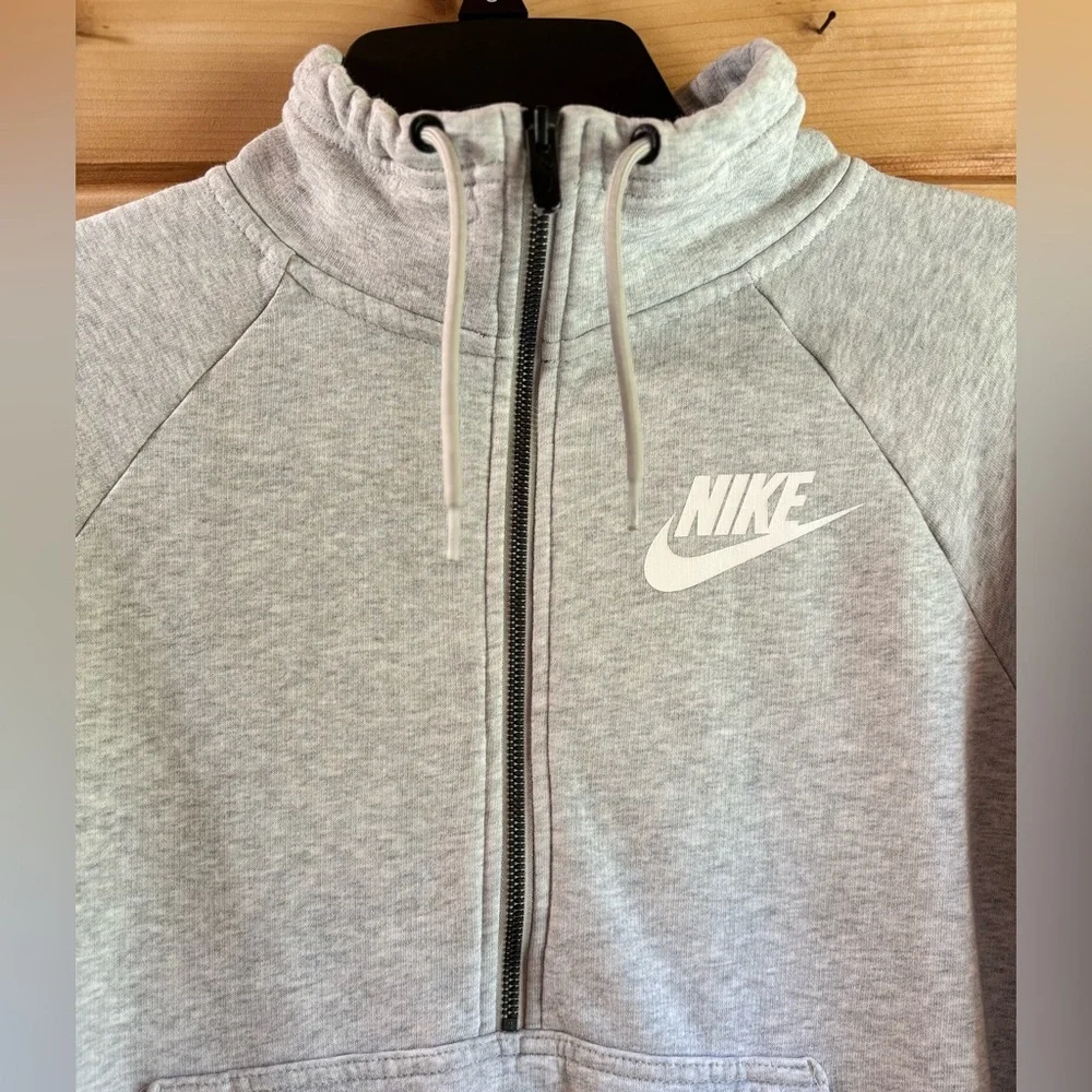 Women's Nike Heather Gray Rally Half-Zip Sweatshirt. Size Small - Picture 6 of 7